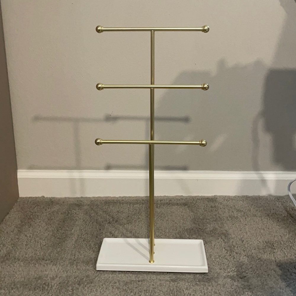 Jewelry stand